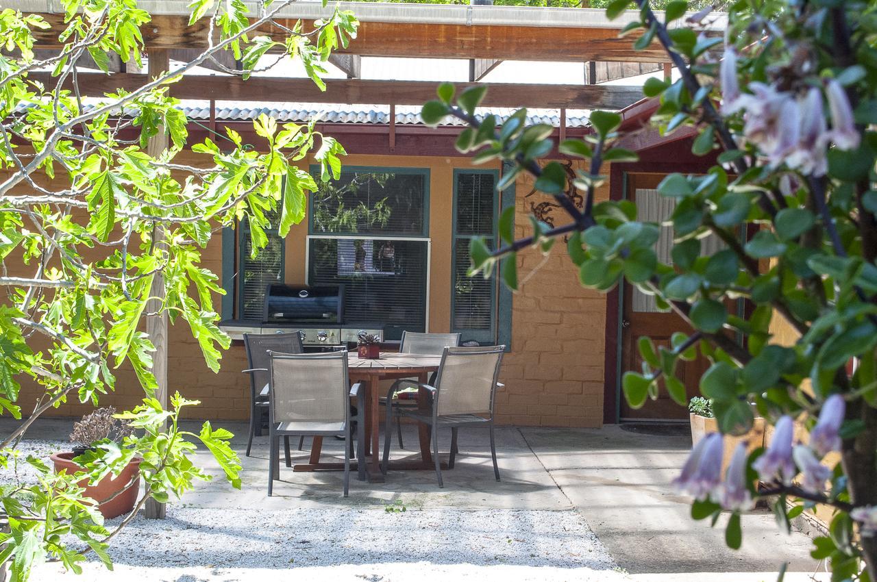 Trevalia Accommodation Penwortham Extérieur photo