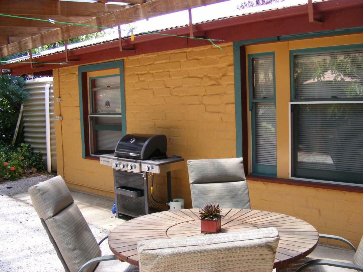 Trevalia Accommodation Penwortham Extérieur photo