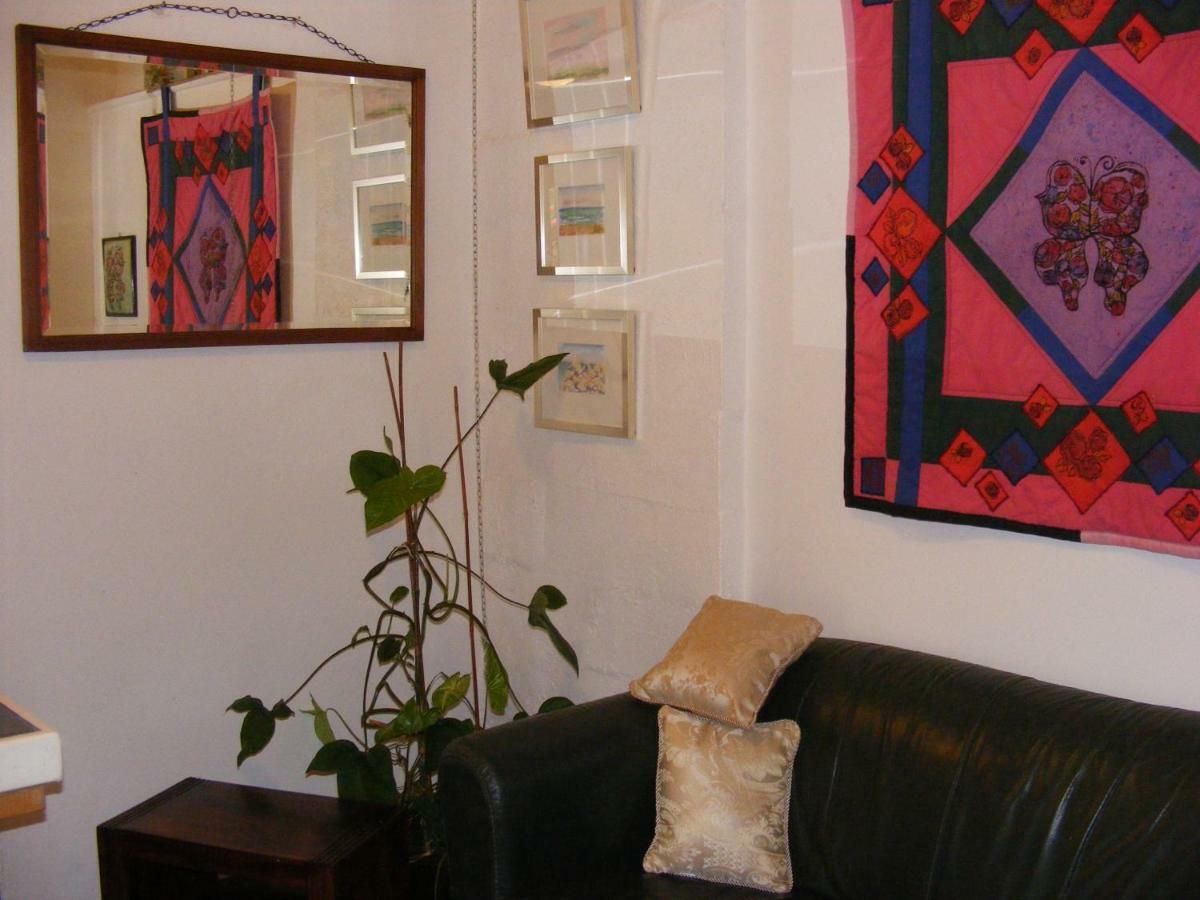 Trevalia Accommodation Penwortham Extérieur photo